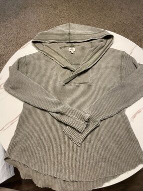 BKE Cozy Hooded Waffle Nit Sweater Top - Light Olive Grunge Sz M